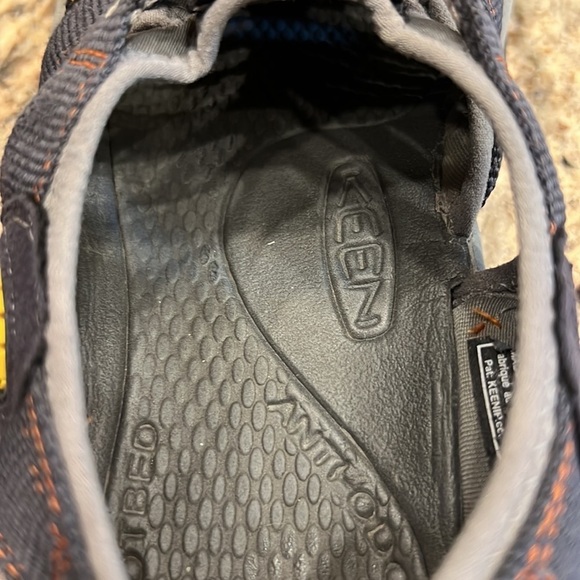 Keen Men\'s Newport H2 Hiking Sandals SZ 41 main image 10